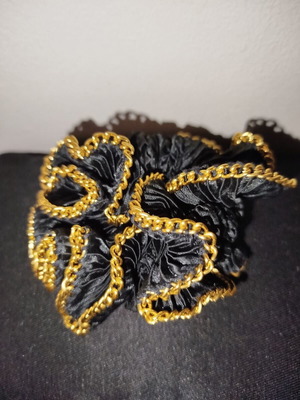 Hair accessories like new, set of 3 with satin and pearls