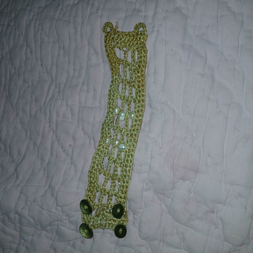 Macrame bracelet used with gold braid, adjustable