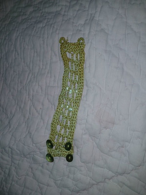 Macrame bracelet used with gold braid, adjustable