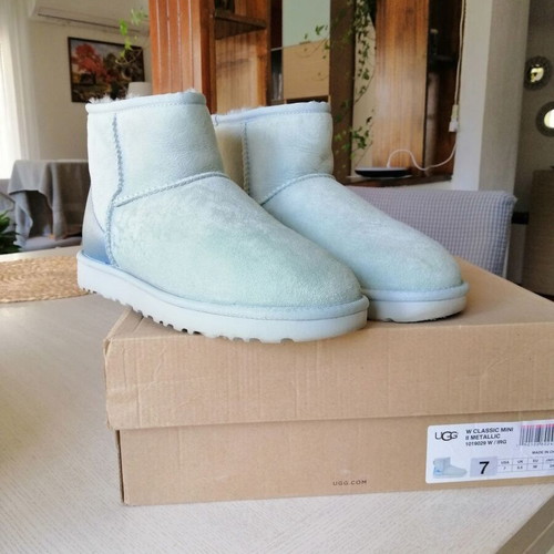 Ugg boots size 38 like new