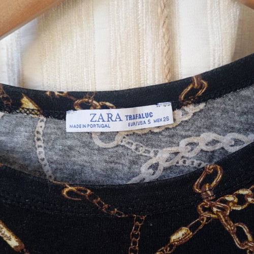 Zara blouse with chain print like new, size S