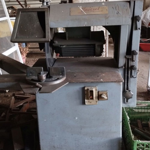 Iron bandsaw
