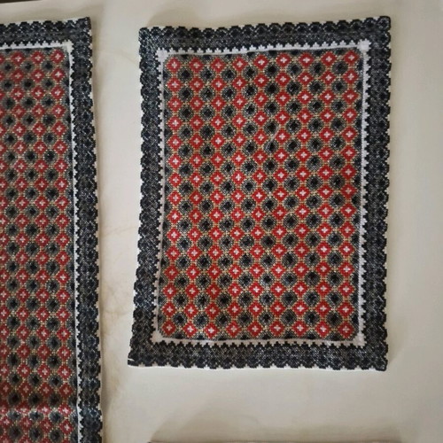 Small handmade cross-stitch doily with 2 napkins like new