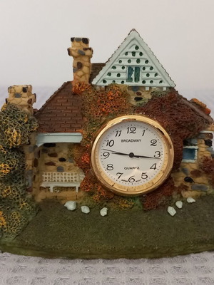 Broadway Quartz decorative clock used, analog tabletop