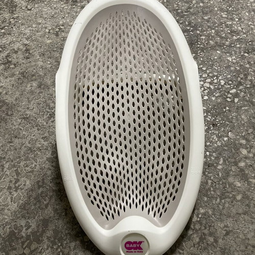 Ok Baby Jelly Bathing Base used with metal frame and fabric towel