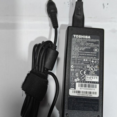 Toshiba Original Power Adapter 19V 3.42A 65W used