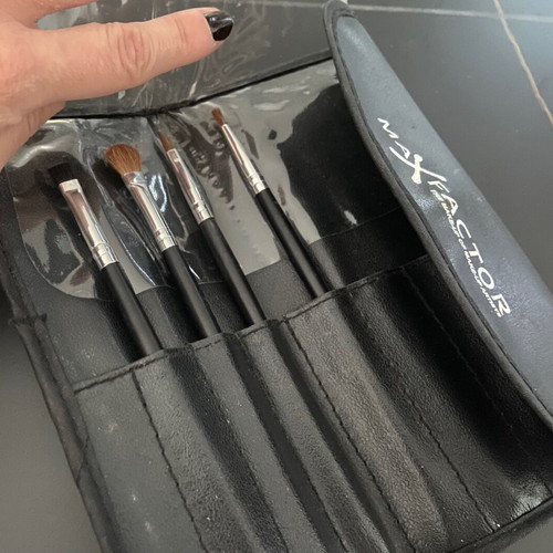 Max Factor leather case with brushes like new