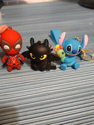 Μπρελόκ Disney καινούργια, σετ 3 τεμαχίων μαύρο και κόκκινο