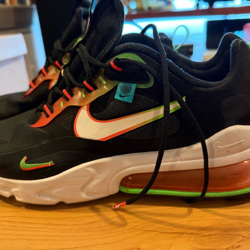 Nike Air Max 270 React Worldwide size 44 like new, black multicolor
