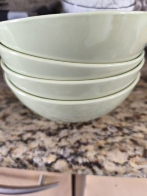 Set of 4 bowls like new