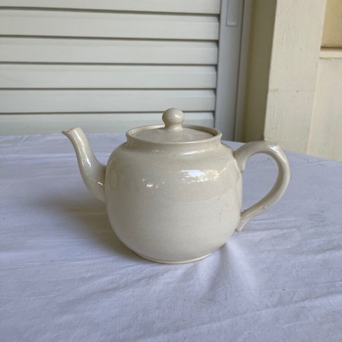 Price Bros tea set used, includes teapot, sugar bowl and two jugs
