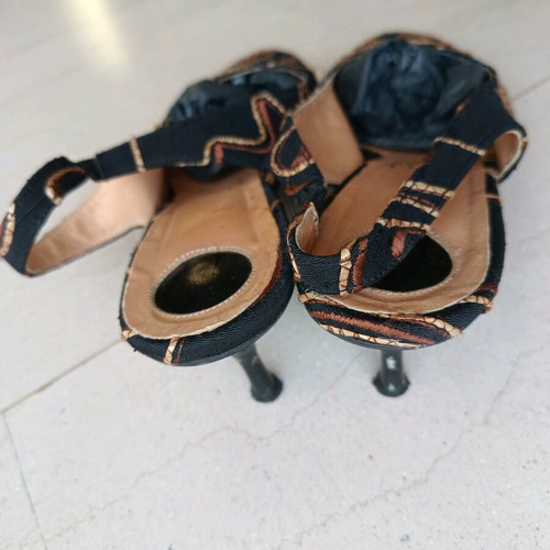 Vavoulas pumps like new, size 41, fabric with leather interior