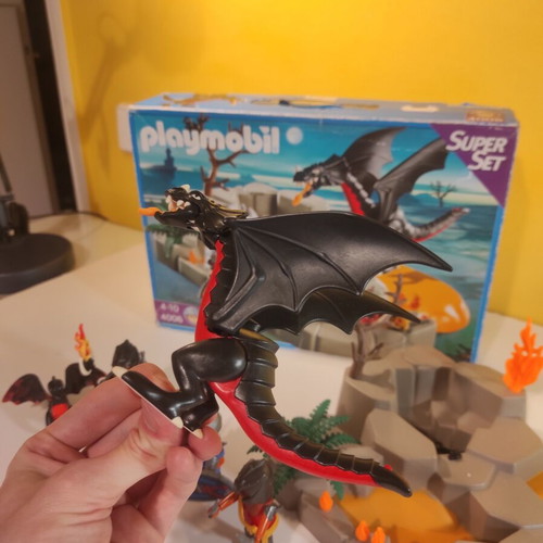 Playmobil Knights Super Set 4006 The Dragon's Lair like new with box and extras