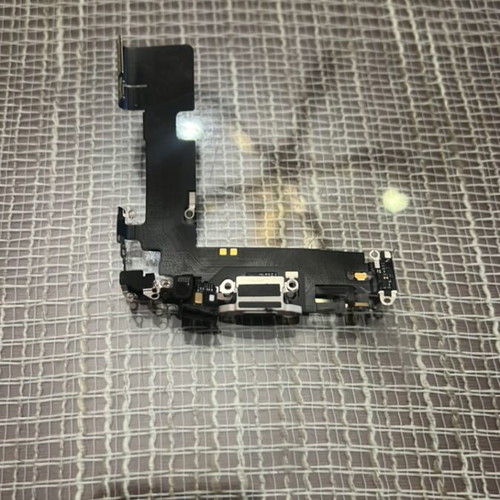 IPhone 13 Charging Port like new, genuine replacement