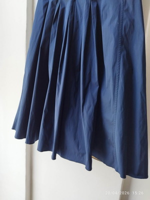 Piazza Italia blue pleated skirt like new, taffeta fabric, size S