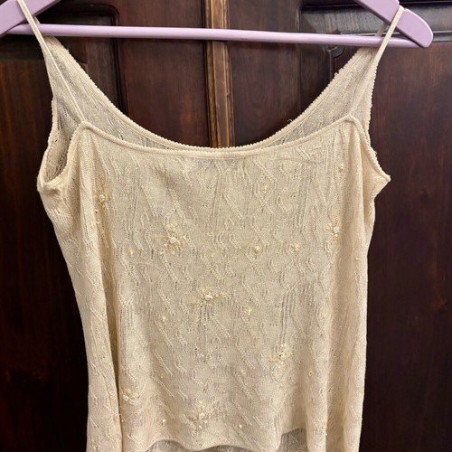 Top μπεζ Zara σαν καινούργιο με παγέτες και περλίτσες
