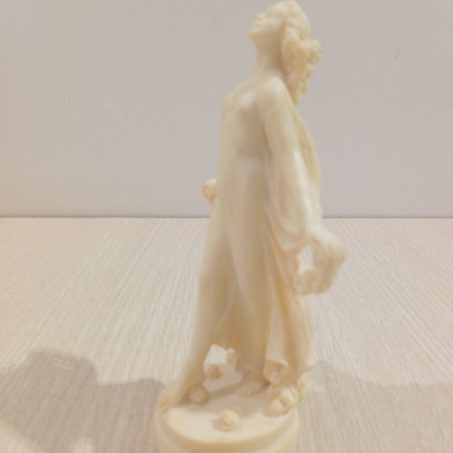 Alabaster handmade statue in like new condition, 18 cm tall