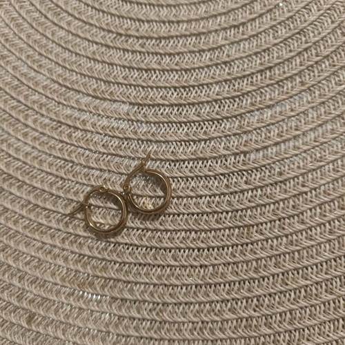Small hoop earrings like new, gold-colored