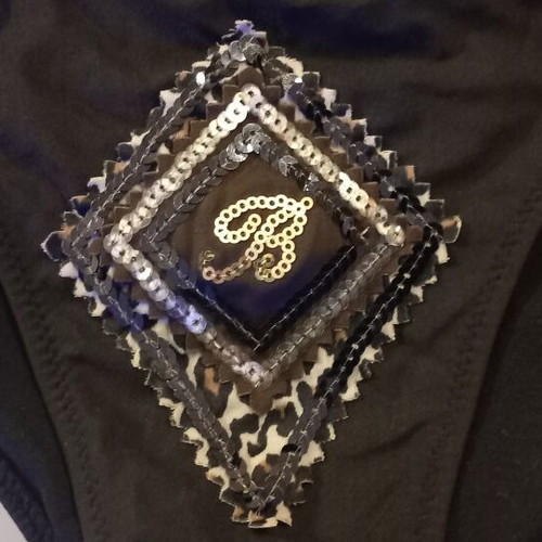 Bikini animal print medium size, like new, with underwire bra
