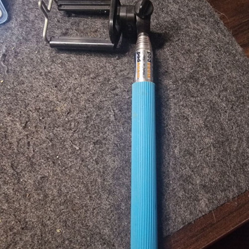 Momo Folding Selfie Stick like new
