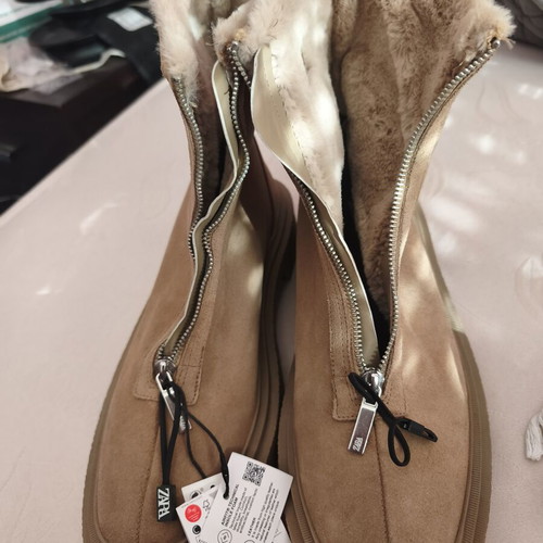 Zara women's boots with fur new, beige, size 42