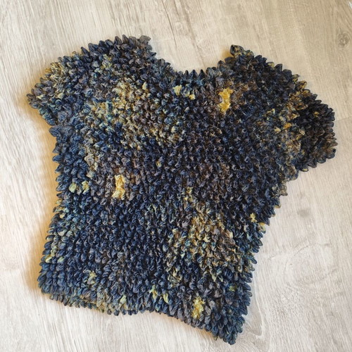 Popcorn top with 70% silk, beige and green, sizes S & M