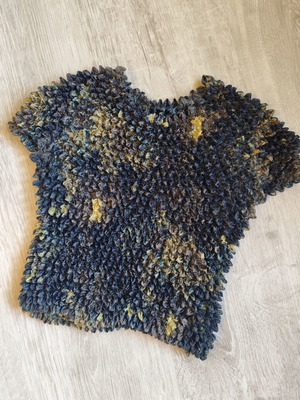 Popcorn top with 70% silk, beige and green, sizes S & M