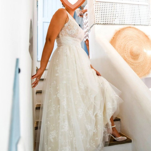Wedding dress handmade lace vintage medium like new with veil