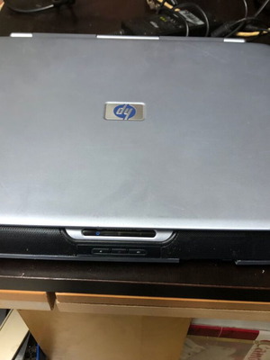 Retro laptop p4 used with 40GB disk, ready for XP format