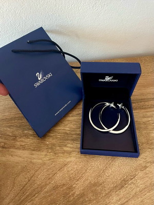 Swarovski Hoop Earrings new with Pavé Crystals