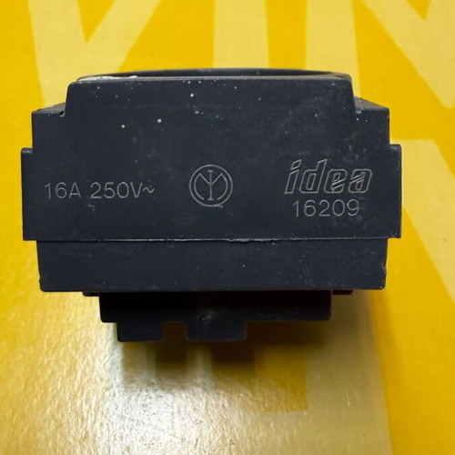 Vimar 16209 Schuko sockets used, pack of 3, black