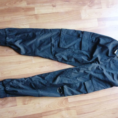 Bershka women's teen cargo pants XS like new, black with belt