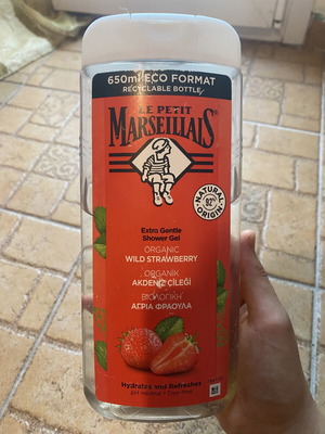 Le Petit Marseillais body wash like new, wild strawberry scent