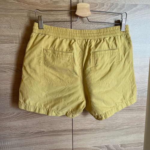 Women's shorts small with mark, yellow with pockets