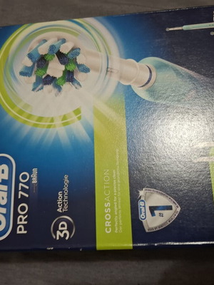 Oral-B Pro 770 Electric Toothbrush new
