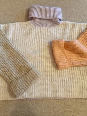 Mango colorful turtleneck sweater like new