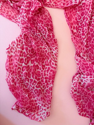 Scarf pink white like new