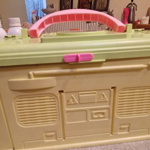 Barbie dollhouse like new with radio