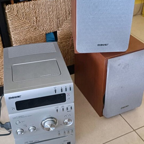 Mini Hi-Fi Sony cassette, CD and radio used
