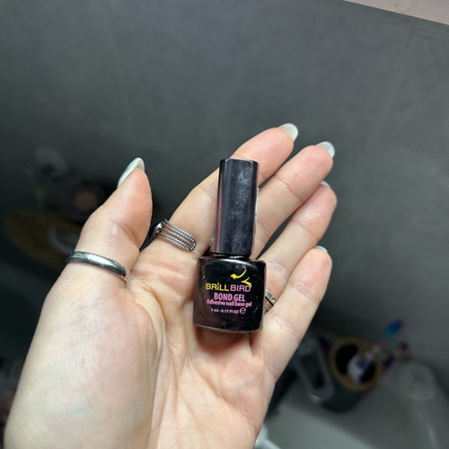 Semi-permanent nail polish set of 4 used