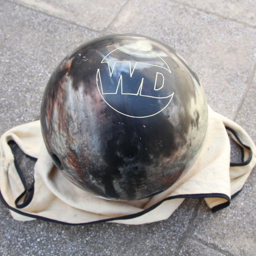Bowling balls used, pack of 14 pieces
