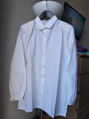 Christi white shirt like new, size M 38 10