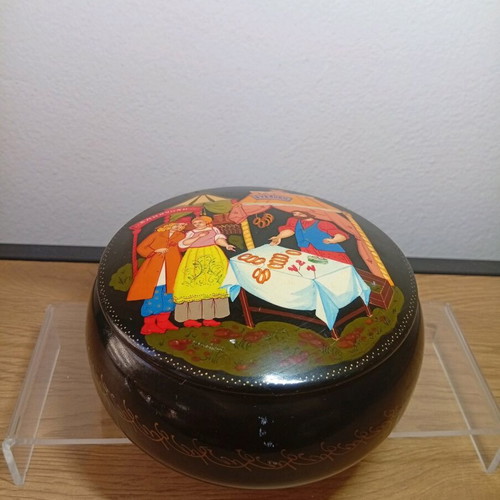 Vintage Russian Hand Painted Enamel Round Box, Metal Lacquer, 13cm