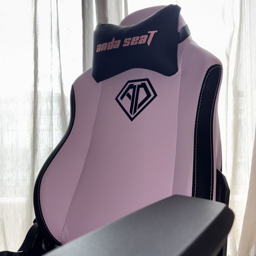 AndaSeat Pink Gaming Chair like new, ergonomic and adjustable