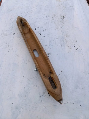 Collectible wooden loom shuttle used with metal ends