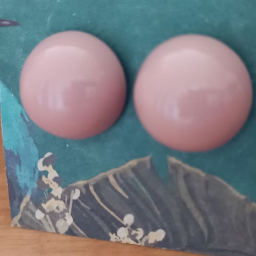 Plastic stud earrings set in lilac and dusty apple colors like new