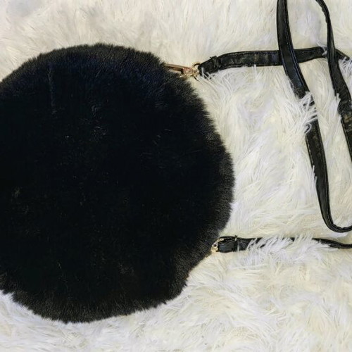 Black crossbody bag new, fluffy with detachable strap