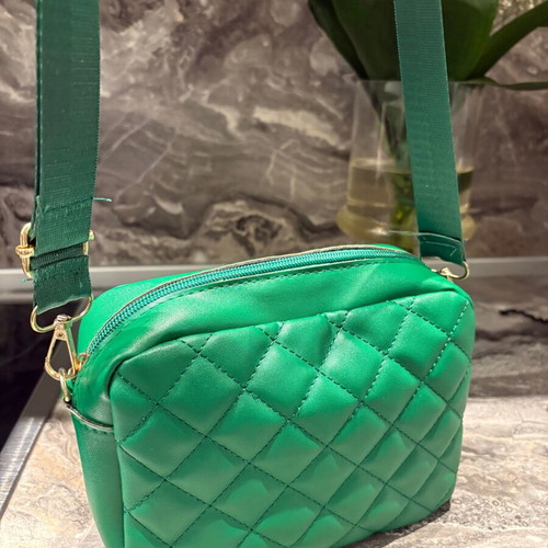 Quilted green crossbody shoulder bag new, unused