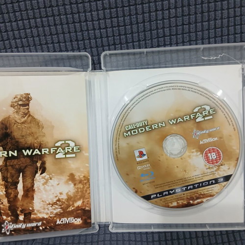 Call of Duty Modern Warfare 2 PS3 game used with manual