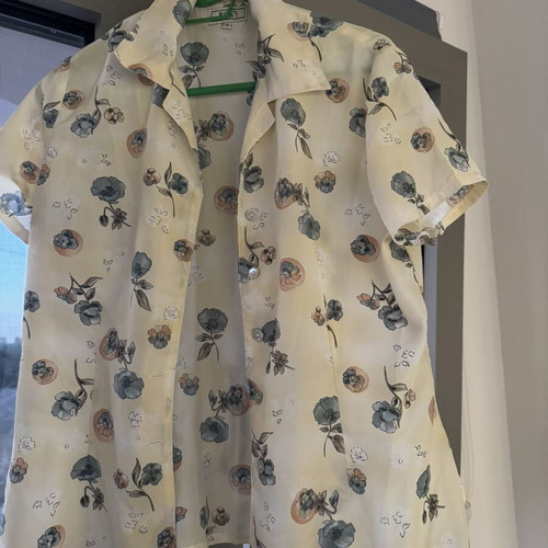 Floral women's shirt like new, one size